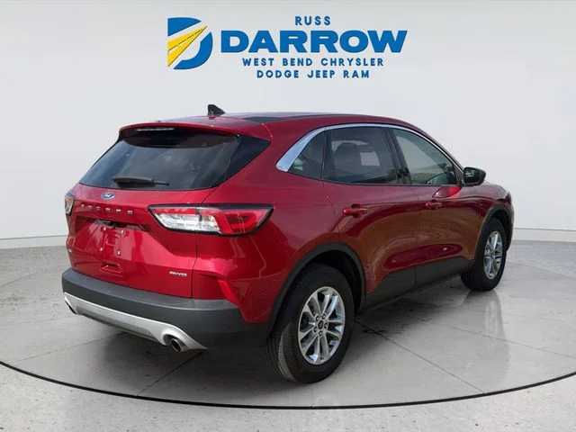 Used 2022 Red Ford SE image 5