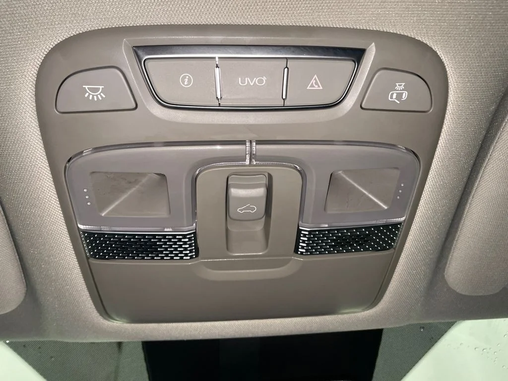 Used 2022 Glacial White Pearl Kia EX image 23