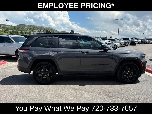 Used 2023 Gray Jeep Altitude X image 7