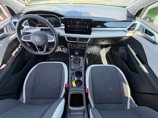 New 2026 Green Volkswagen 1.5T SE image 12