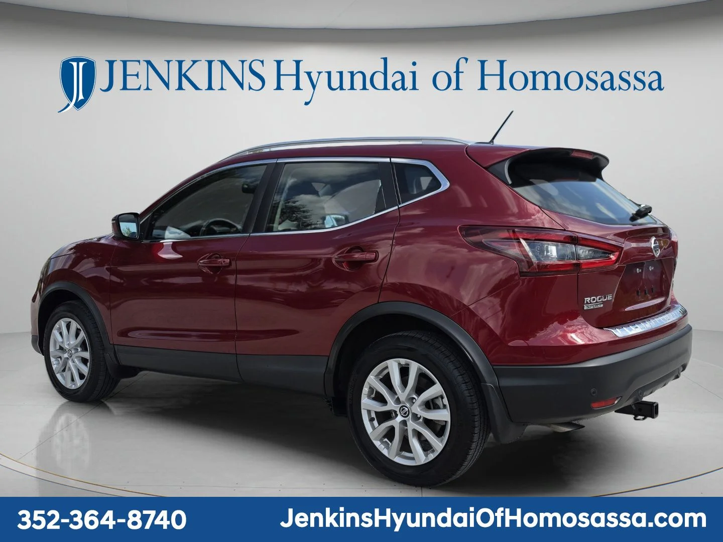 Used 2022 Red Nissan SV image 7