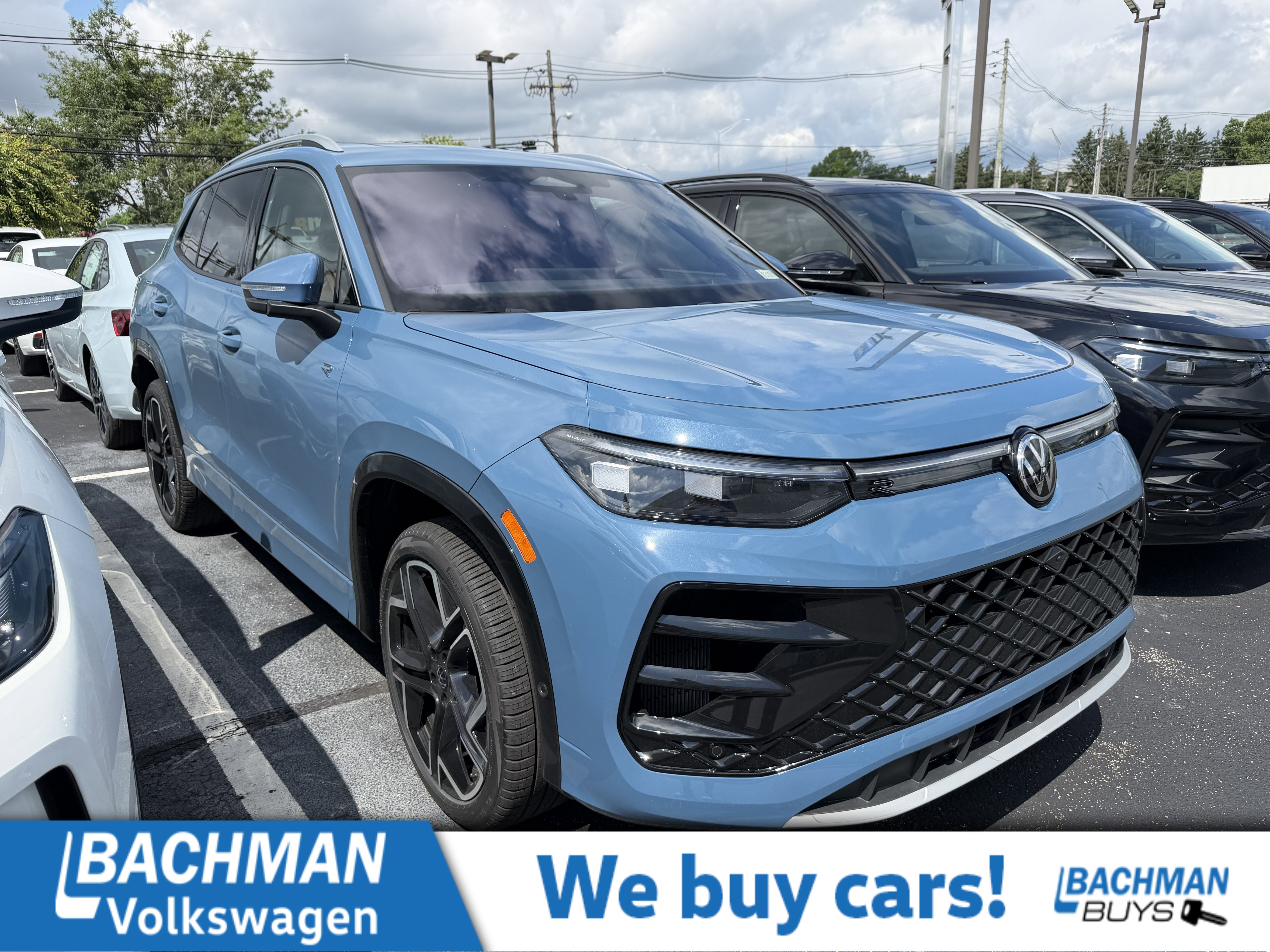 2026 Volkswagen Tiguan 2.0T SEL R-Line Turbo 4Motion's photo