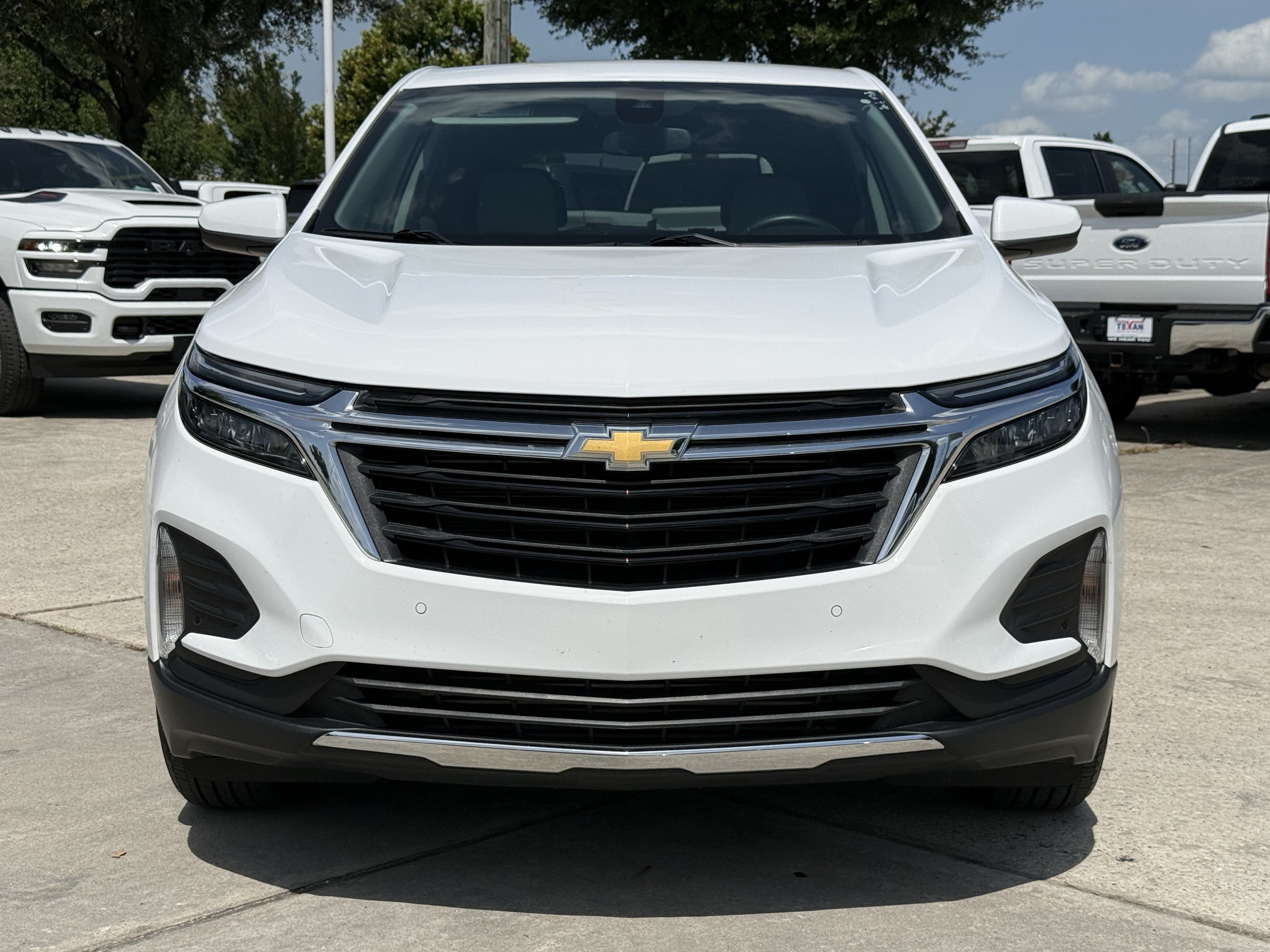 Used 2024 Summit White Chevrolet LT image 10
