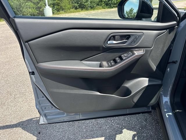New 2026 Boulder Gray Pearl Nissan Rock Creek® image 21
