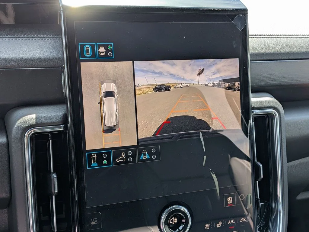 2026 GMC Yukon XL Denali - Photo 14