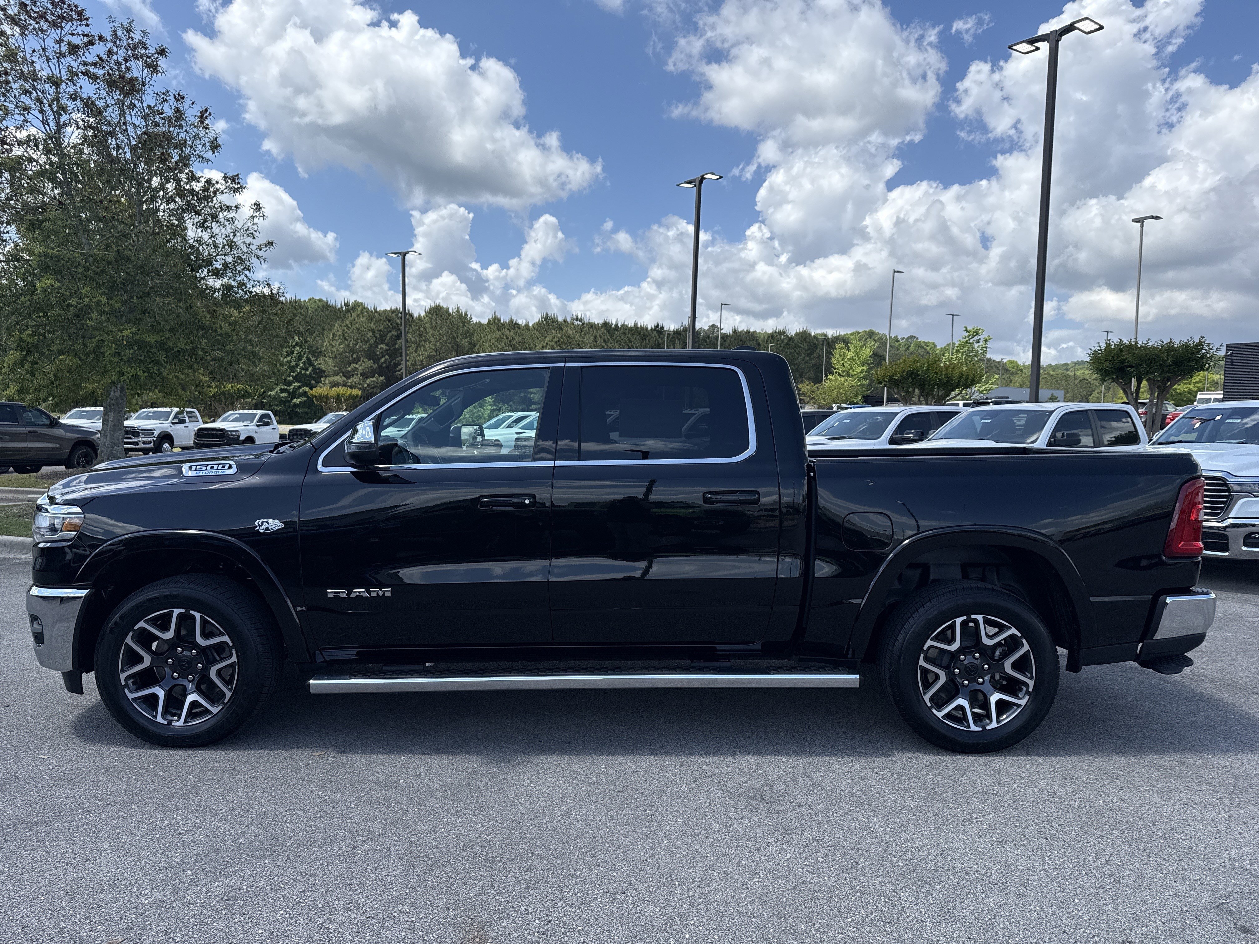 New 2026 Diamond Black Crystal Pearl-Coat Exterior Paint RAM Laramie image 4