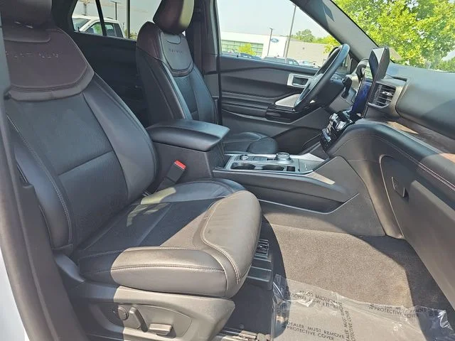 Used 2023 White Ford Platinum image 10