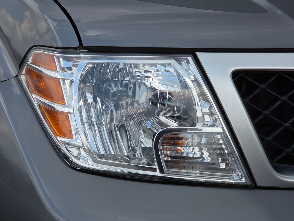 Used 2020 Gray Nissan SV image 15
