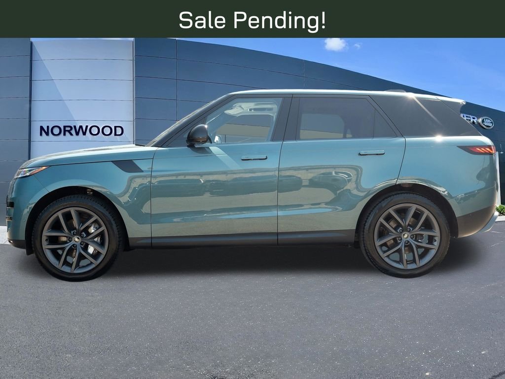 Used 2024 Green Land Rover SE image 7