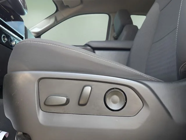 Used 2022 Silver GMC SLE image 21