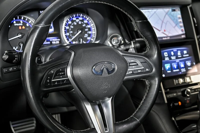Used 2018 Dynamic Sunstone Red INFINITI Red Sport 400 image 21