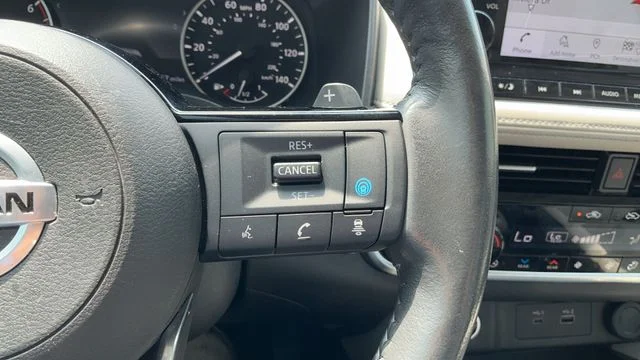 Used 2021 Blue Nissan SL image 13