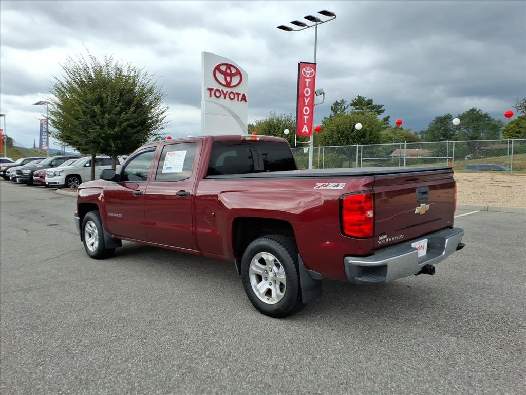 Used 2014 Red Chevrolet LT image 7