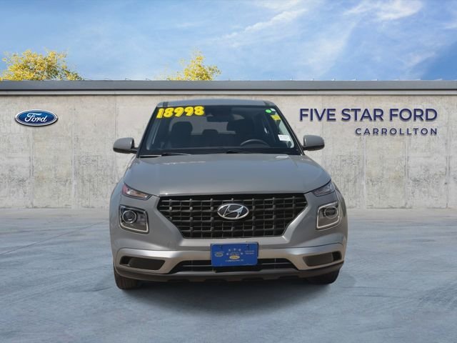 Used 2022 Gray Hyundai SE image 3