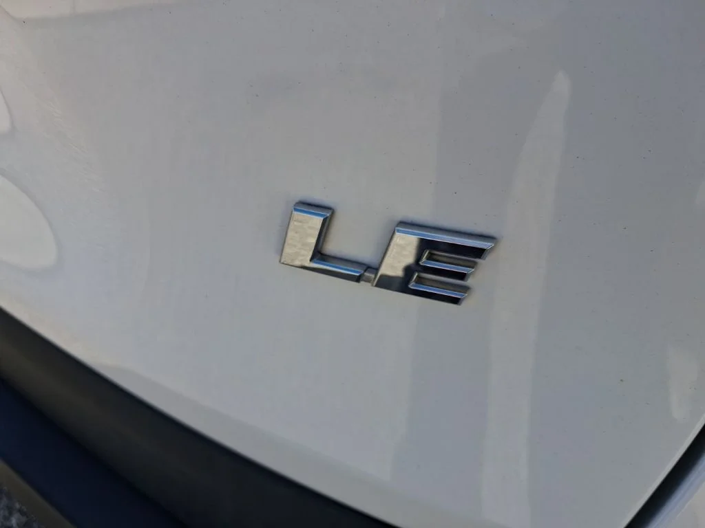 Used 2022 White Toyota LE image 9