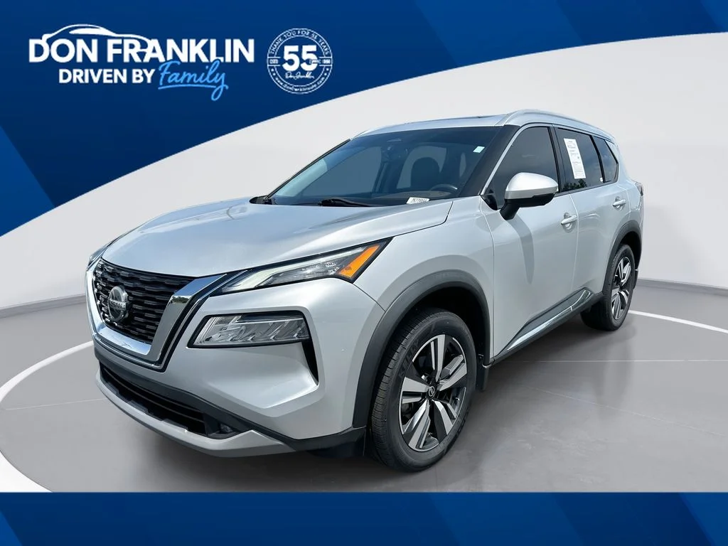 Used 2021 Silver Nissan SL image 1
