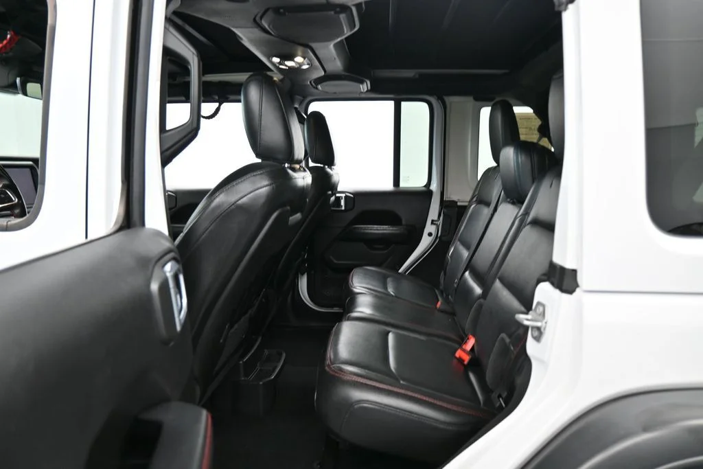 Used 2022 Bright White Clearcoat Jeep Unlimited Rubicon image 33