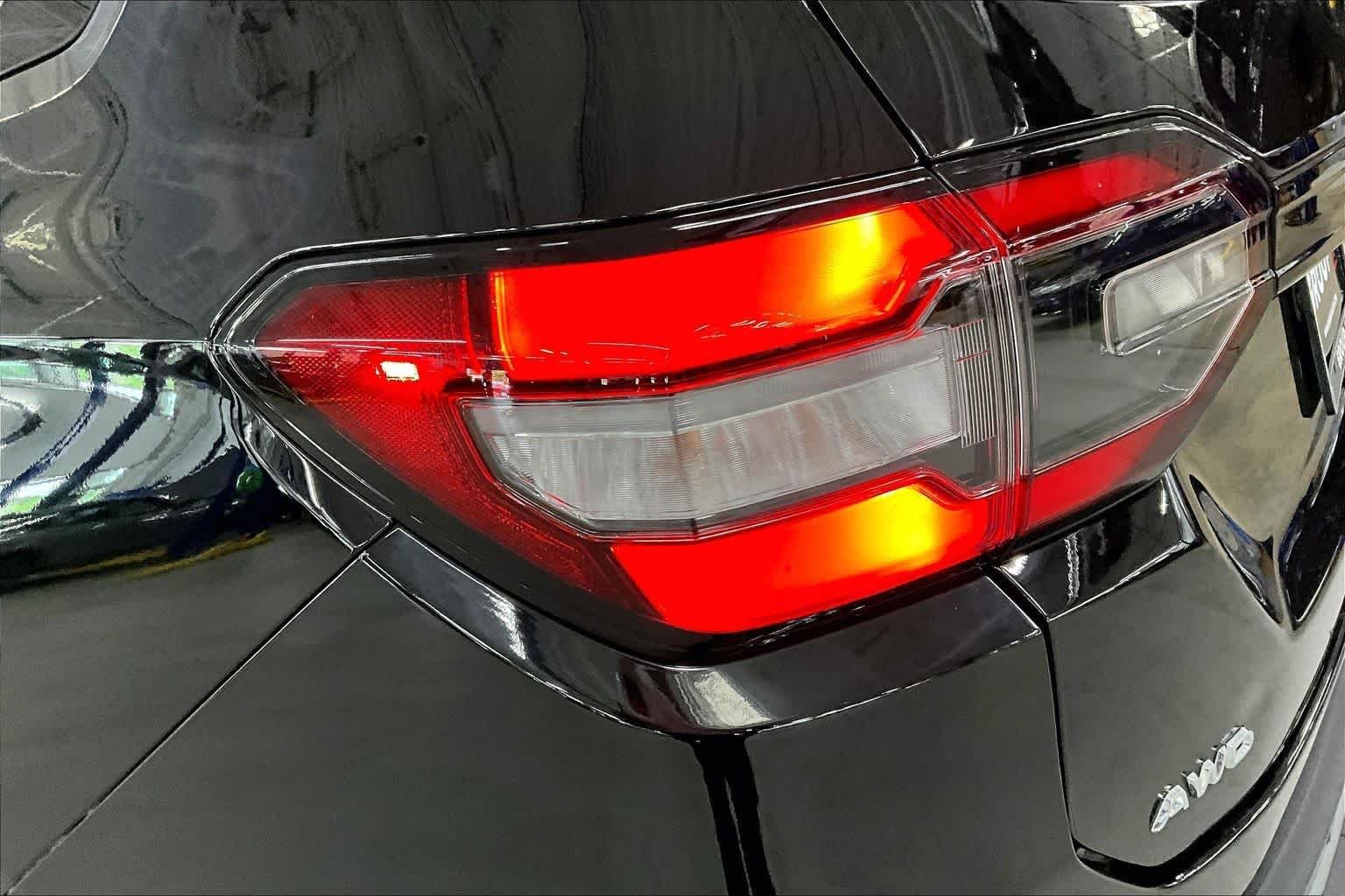 Used 2025 Crystal Black Pearl Honda EX-L image 27