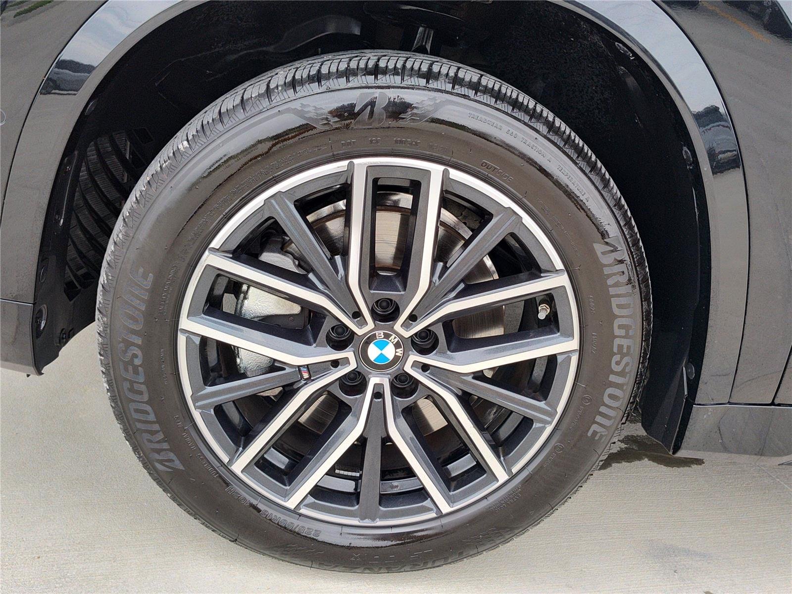 Certified Used 2025 Black Sapphire Metallic BMW xDrive28i image 13