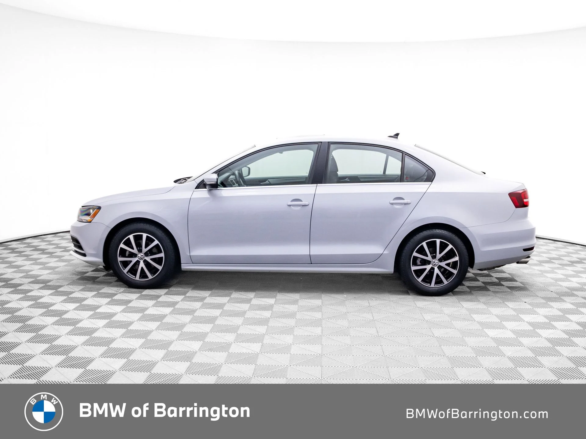 Used 2017 Volkswagen Jetta SE with VIN 3VWDB7AJ6HM292982 for sale in Barrington, IL