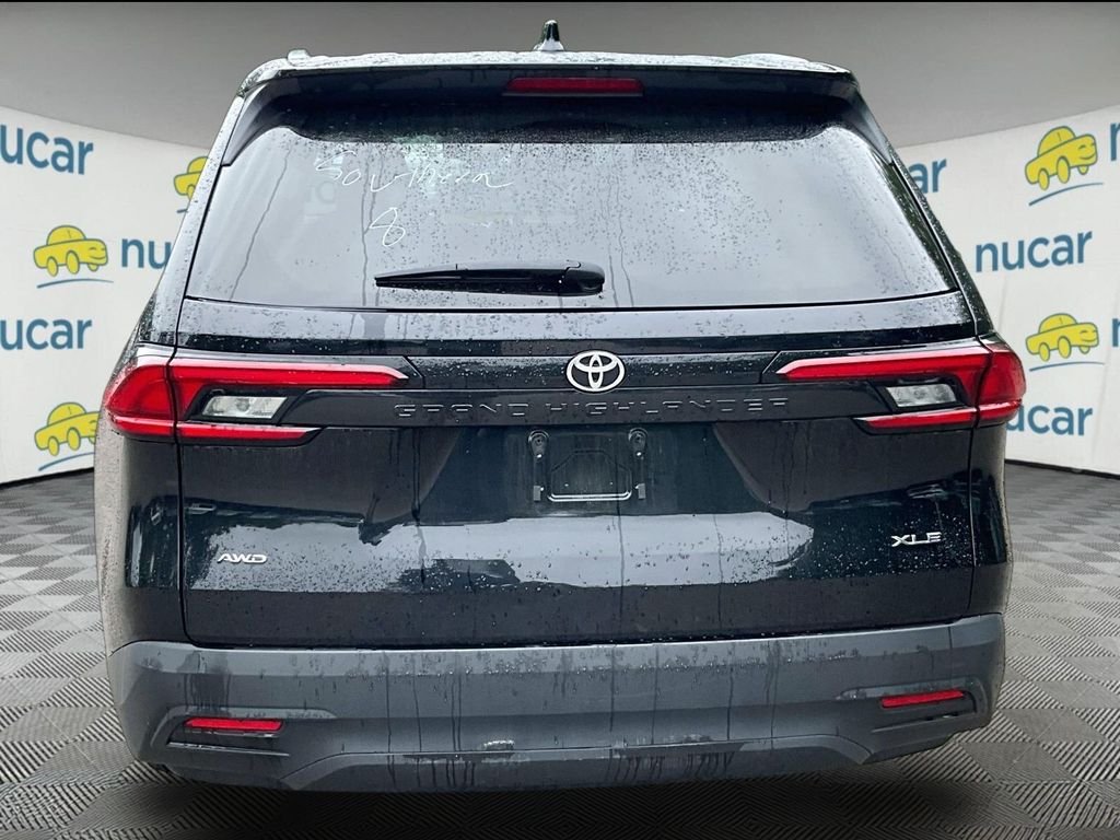 Used 2025 Black Toyota XLE image 3