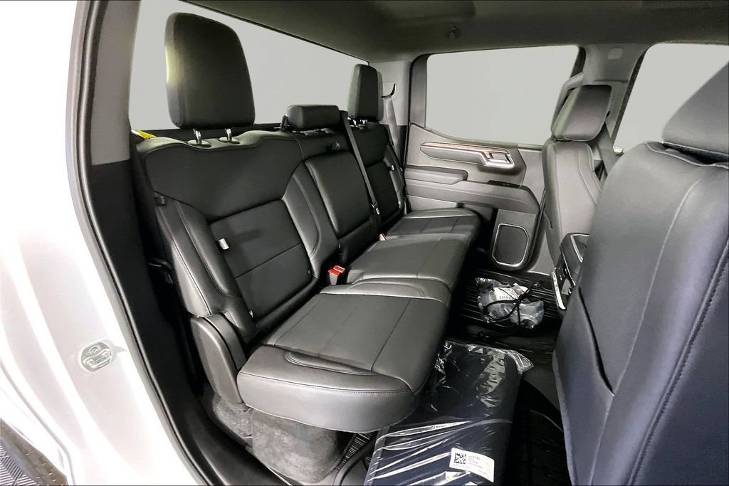 2026 GMC Sierra 1500 SLT - Photo 11