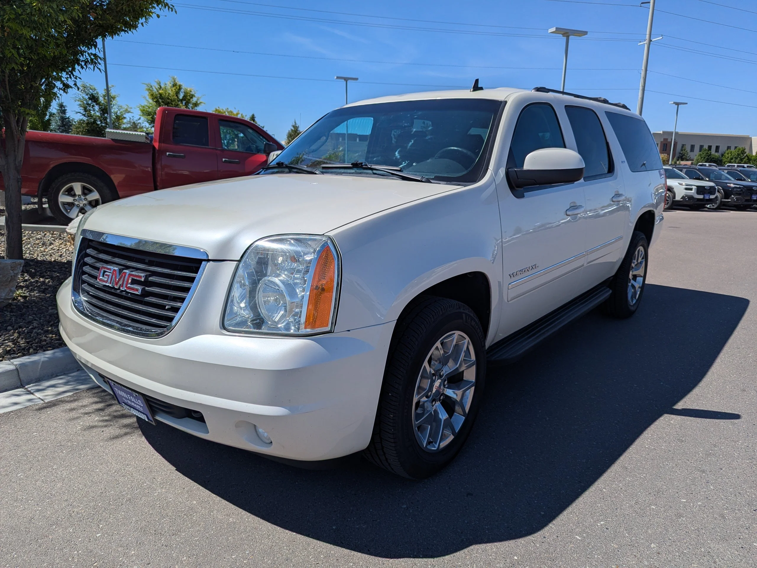Used 2014 White Diamond Tricoat GMC SLT image 4