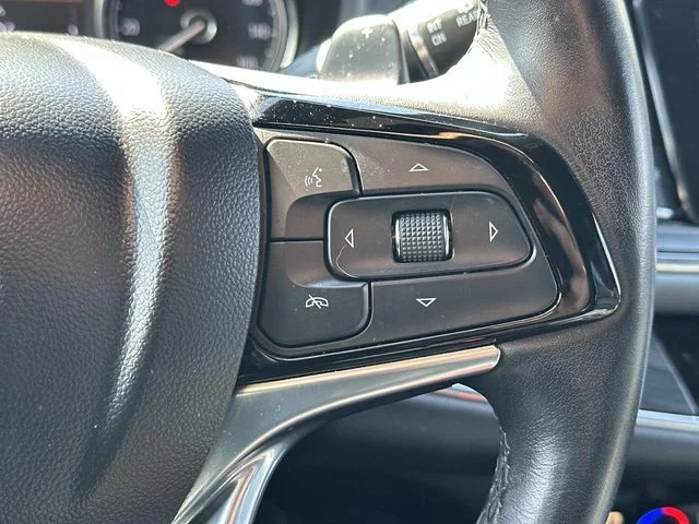Used 2023 Black Buick Essence image 23