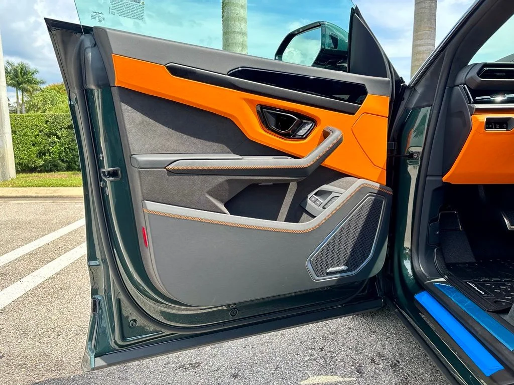 New 2026 Vl/Verde Lares Lamborghini SE image 13