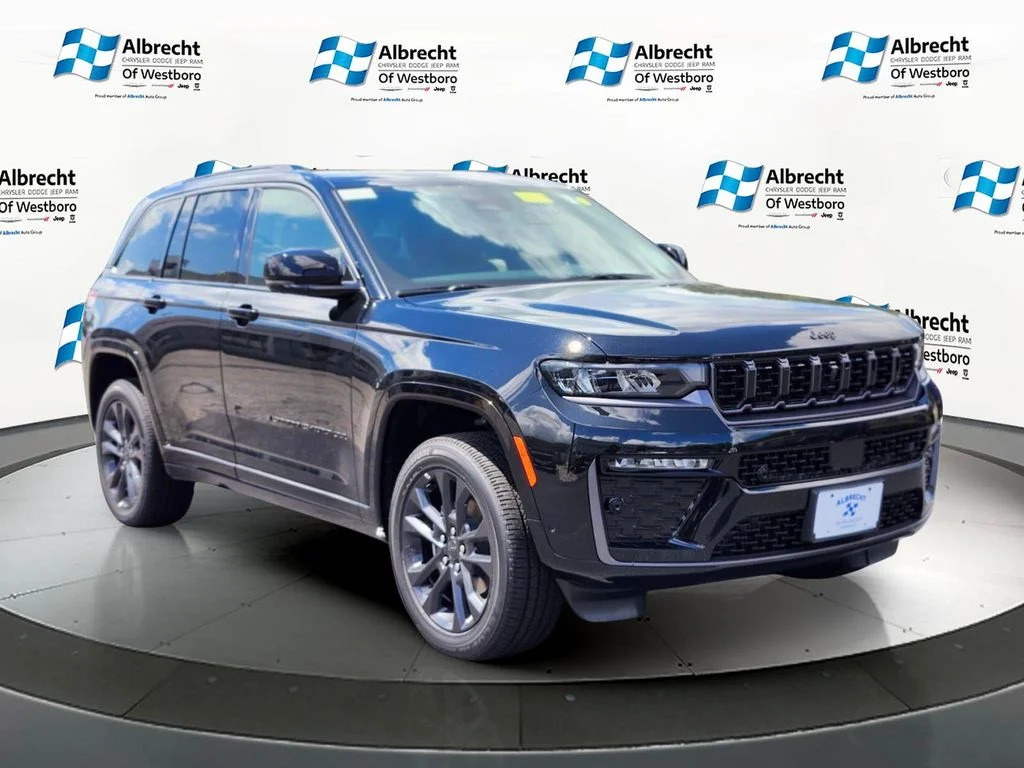 New 2026 Diamond Black Crystal Pearlcoat Jeep Limited Reserve image 7