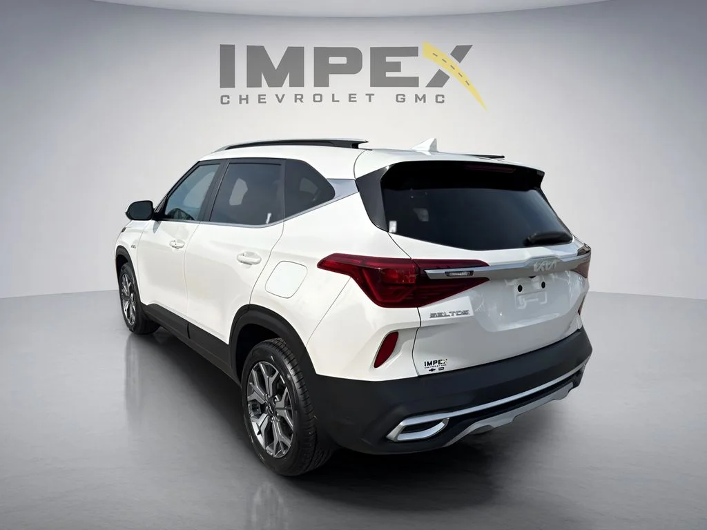 Used 2023 White Kia EX image 3