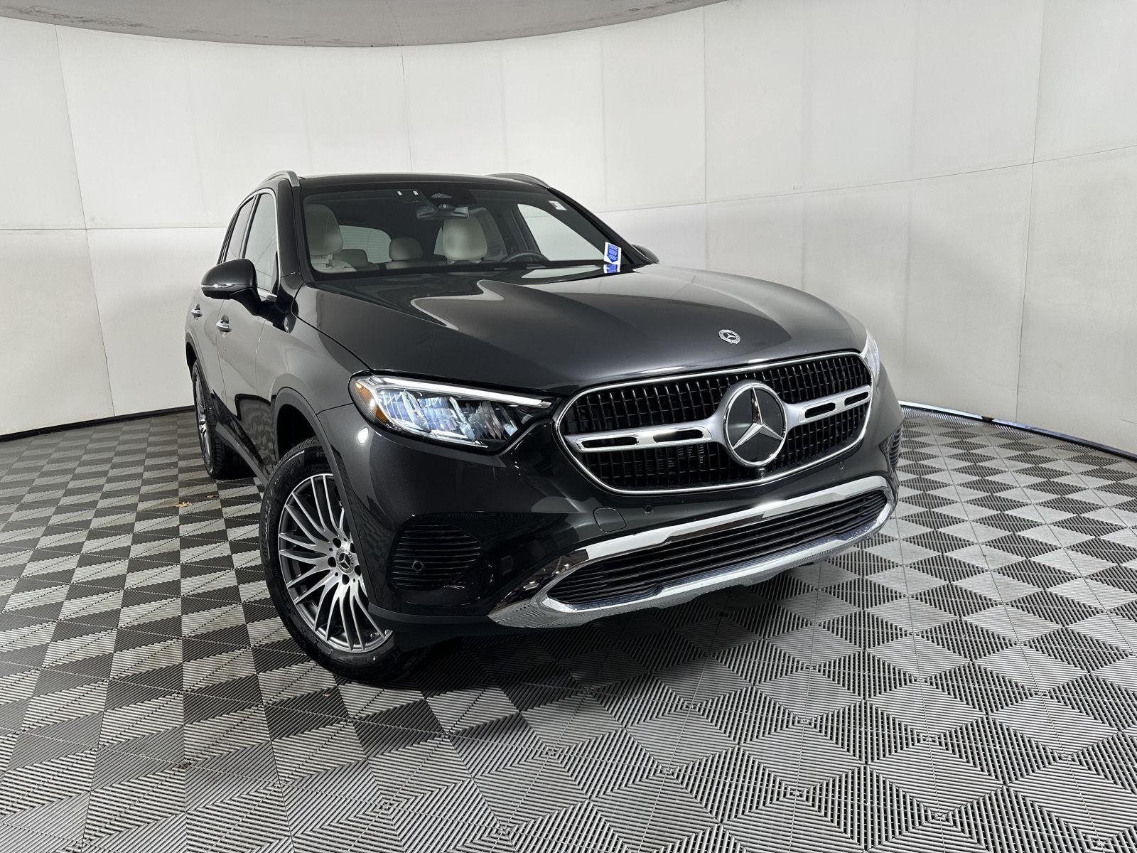 Used 2026  Mercedes-Benz GLC 300 image 25