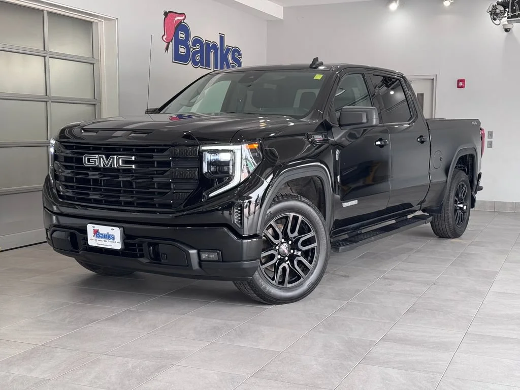 Used 2024 Onyx Black GMC Elevation image 2