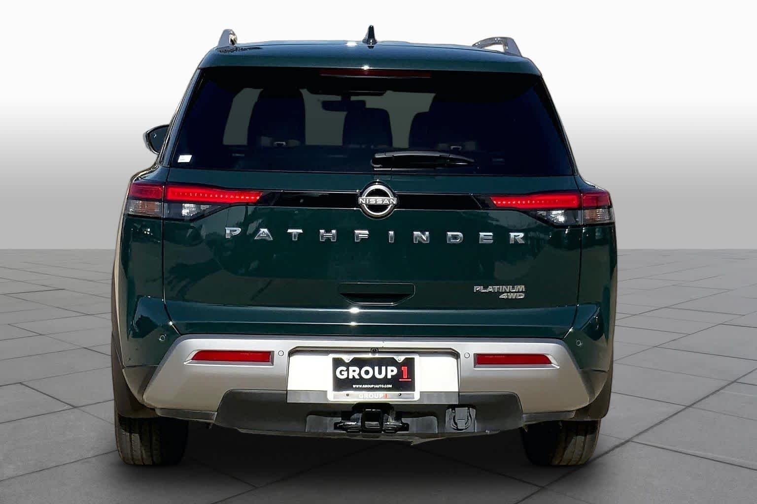 Used 2023 Obsidian Green Pearl Nissan Platinum image 5