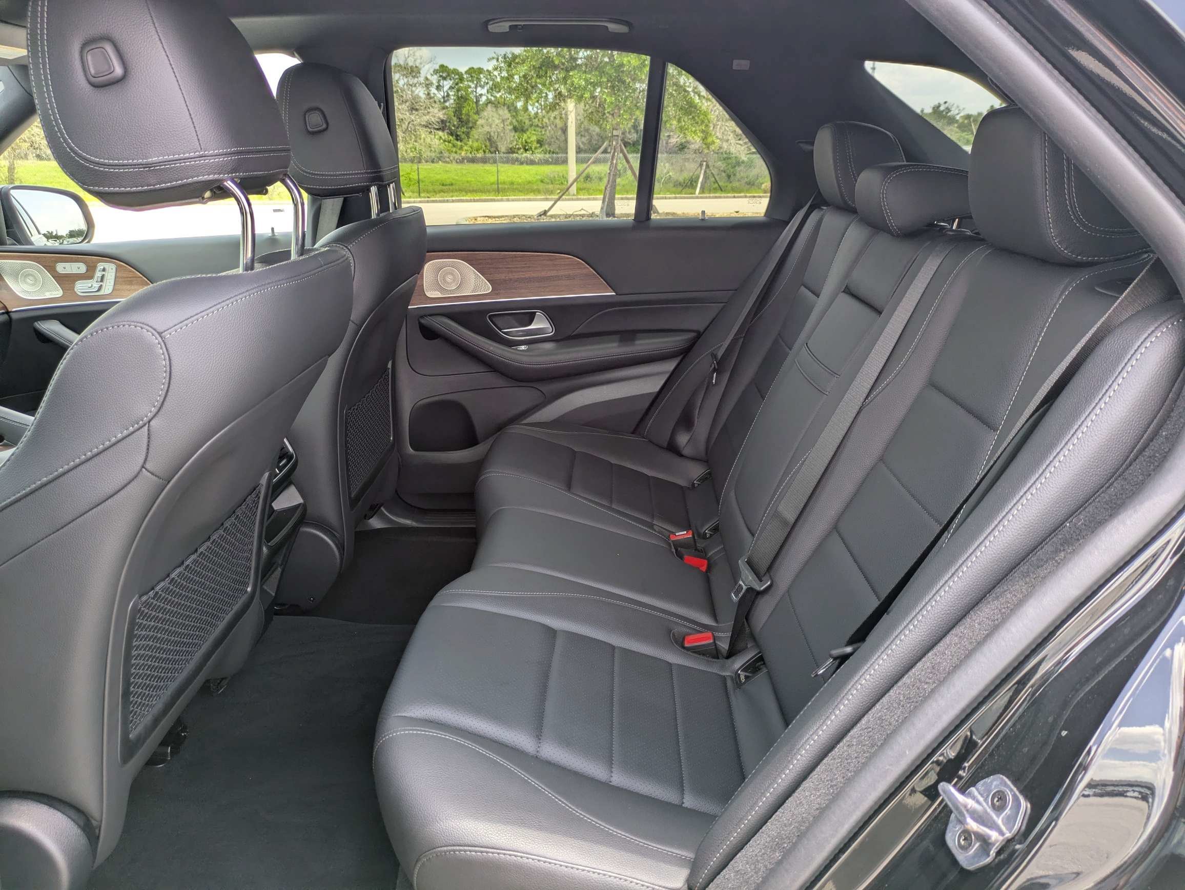 Used 2025 Obsidian Black Metallic Mercedes-Benz GLE 350 image 14