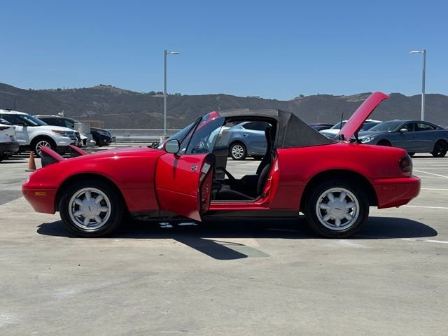 Used 1992 Classic Red Mazda Base image 27
