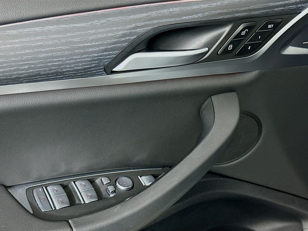 Used 2022 Gray BMW sDrive30i image 18