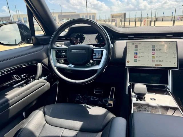 New 2025 Amethyst Gray Purple SV Bespoke Ultra Met Gloss Land Rover SE image 6