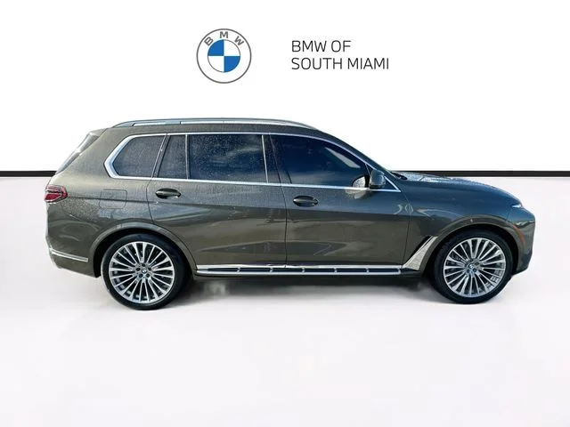 Used 2025 Green BMW xDrive40i image 8