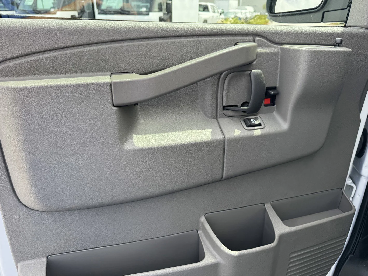 2026 Chevrolet Express Cargo Work Van - Photo 19