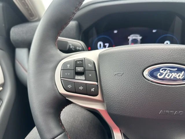 New 2026 Star White Metallic Tri-Coat Ford Active image 42