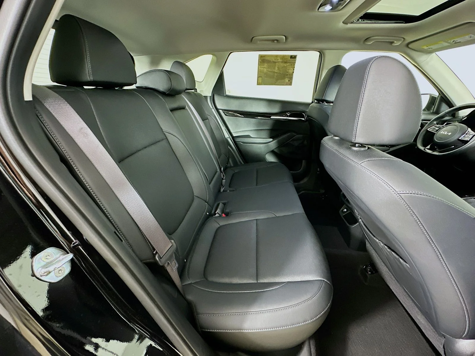 Used 2023 Black Kia  image 41
