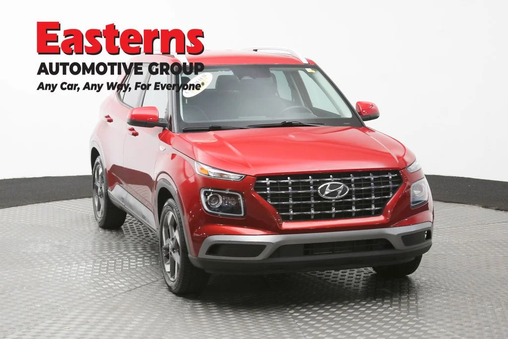 Used 2023 Red Hyundai Limited image 3