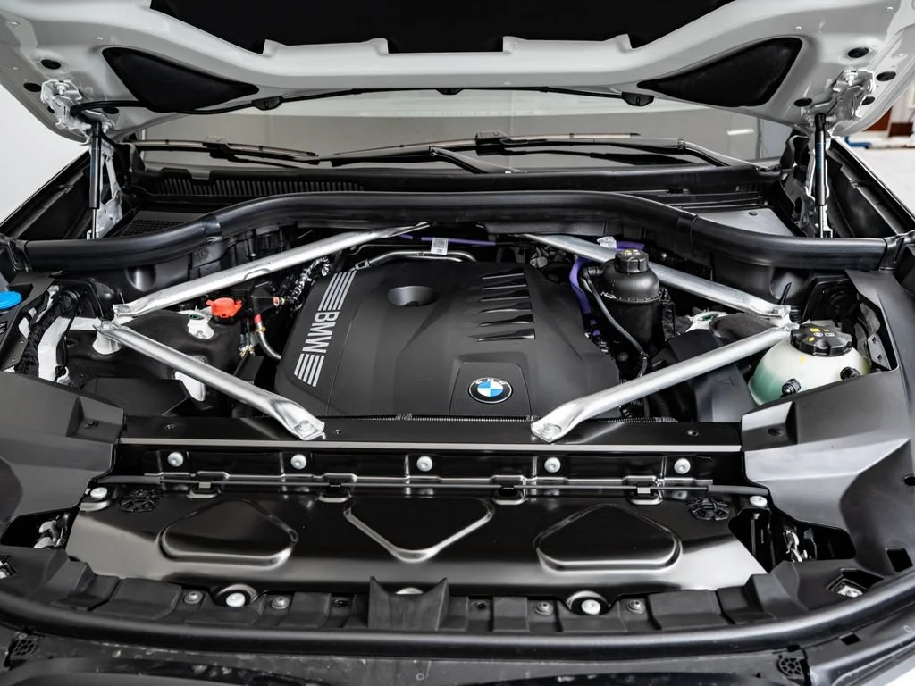 New 2027 White Metallic BMW xDrive40i image 50