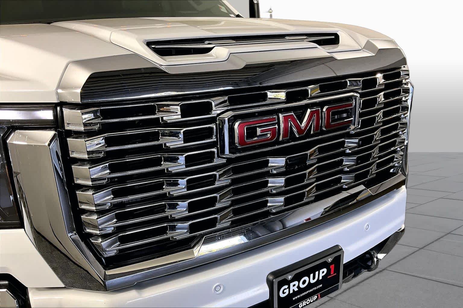 Used 2024 Summit White GMC Denali image 28