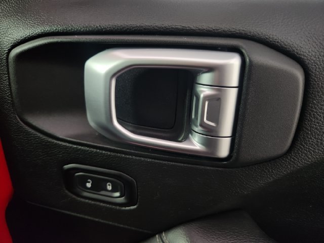 2020 Jeep Wrangler Unlimited Sahara - Photo 12