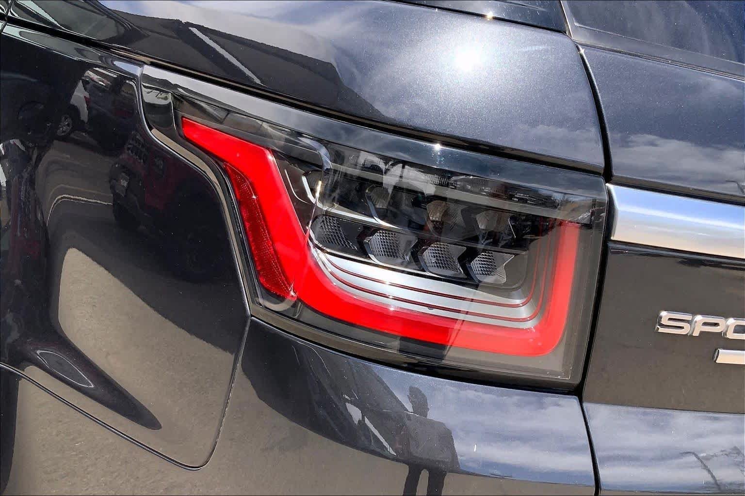 Used 2019 Borealis Black Metallic Land Rover HSE image 29