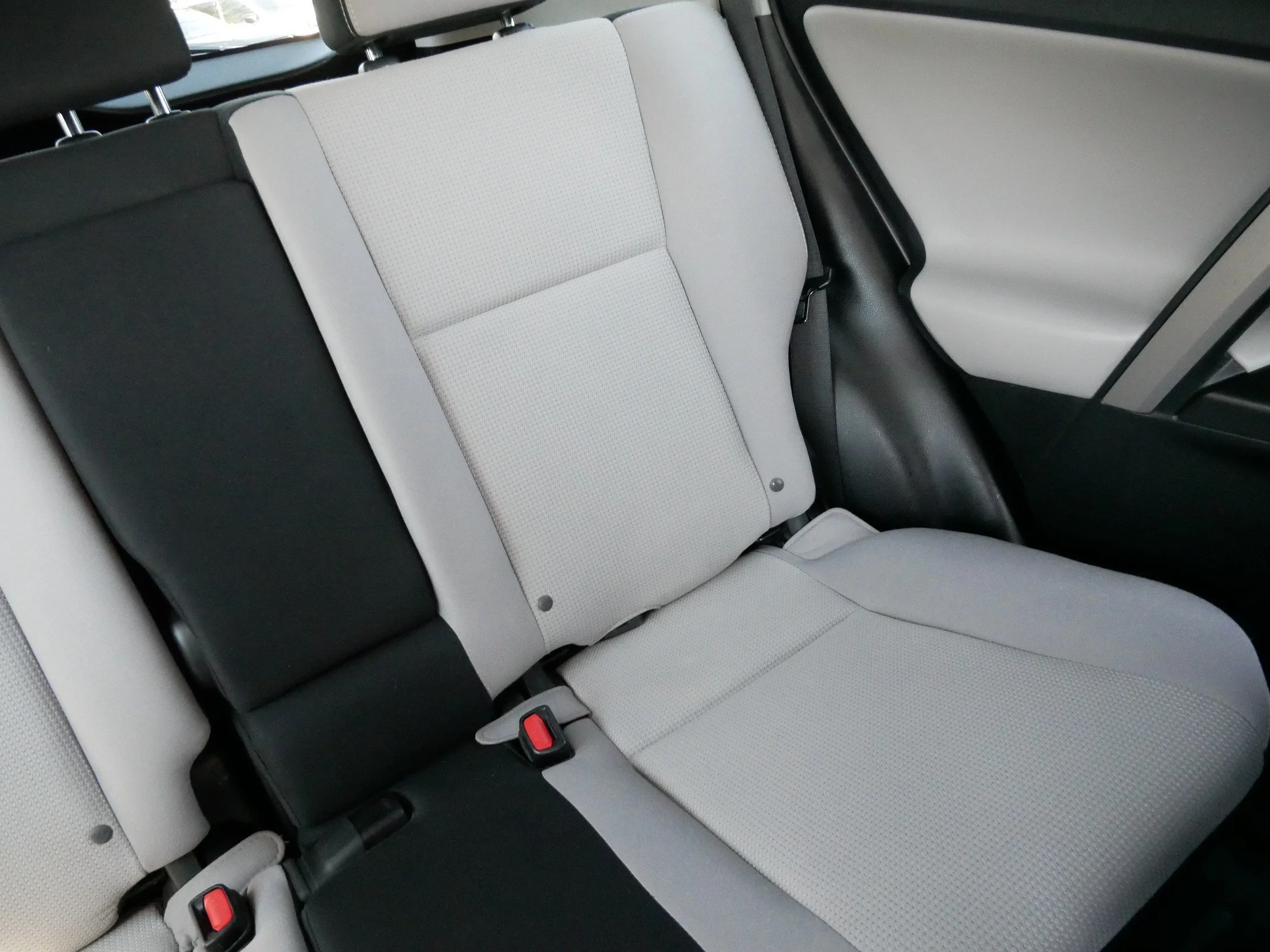 Used 2018 Ruby Flare Pearl Toyota XLE image 14