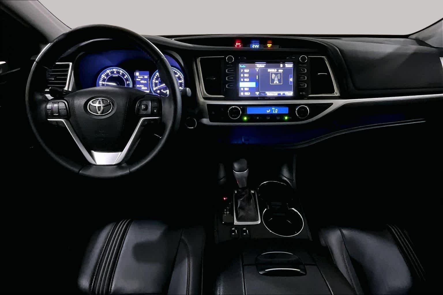 Used 2019 Midnight Black Metallic Toyota SE image 15