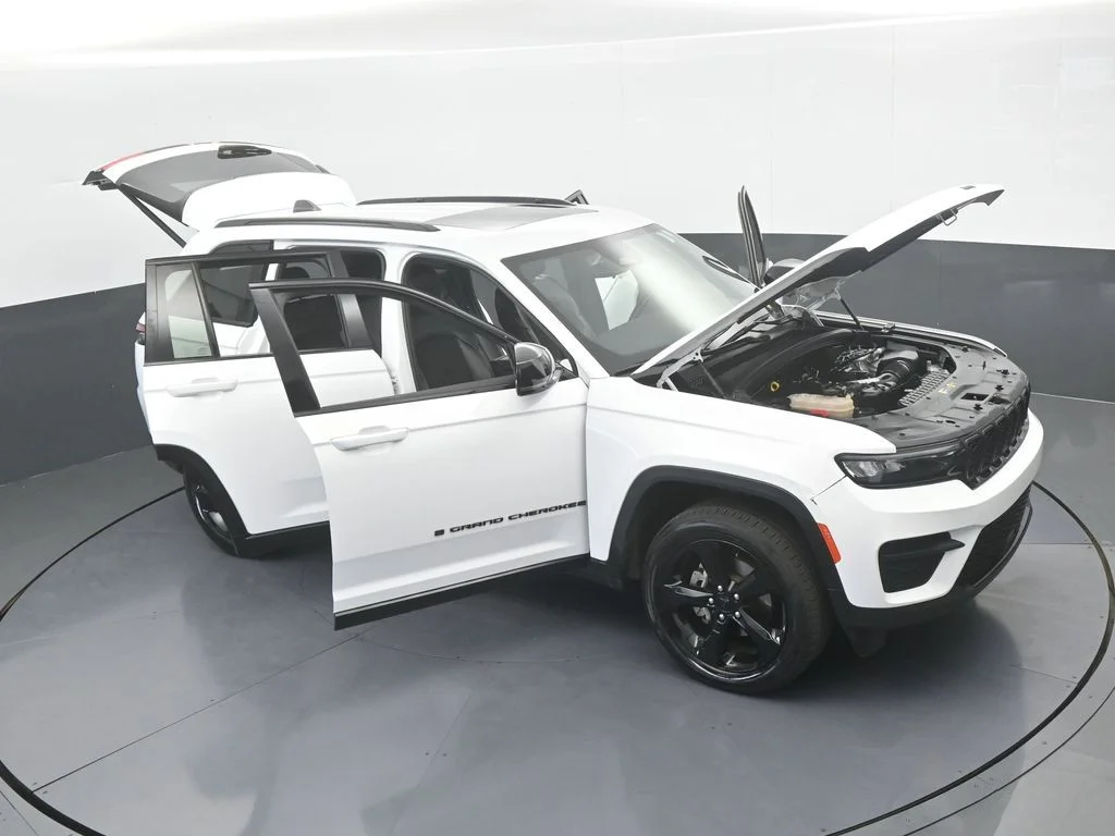 Used 2023 Bright White Clearcoat Jeep Altitude X image 69